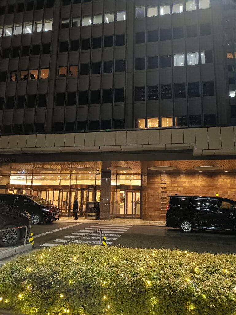 京王プラザホテル　新宿　正面玄関